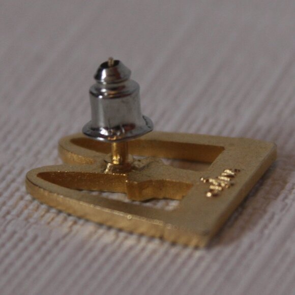 McDonald's Employee Pin Golden Arches 1 - Picture 2 of 2